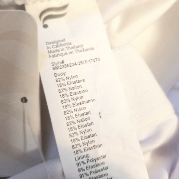 New Fabletics White One Piece Swimsuit 1X - Picture 4 of 7